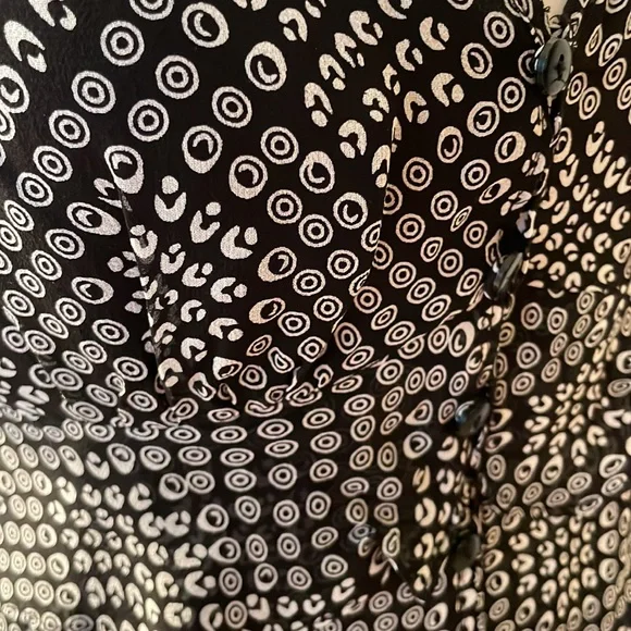 INC Petite Women’s Black & White Short Sleeve Top - 6P - Picture 4 of 7